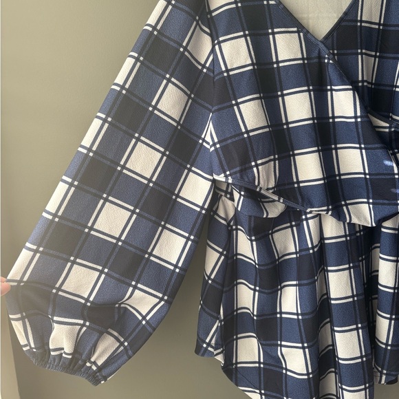 Bloomchic, size 18-20, blue and white plaid, long sleeve tunic faux wrap shirt - Picture 4 of 8